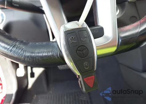 2013 Mercedes-Benz C 250 Sport z USA, uszkodzony, nr VIN WDDGF4HB5DA803693